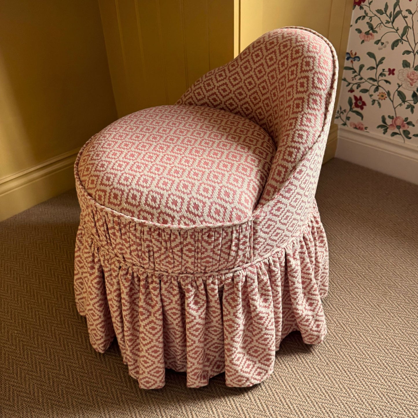Daisy Slipper Chair