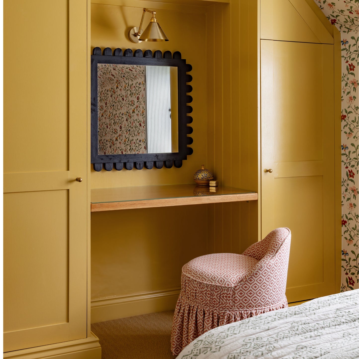 Daisy Slipper Chair