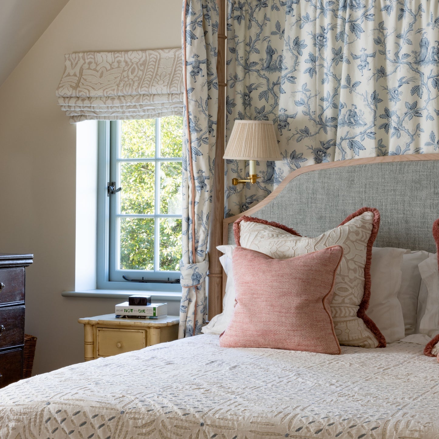 Alivia Four Poster Bed